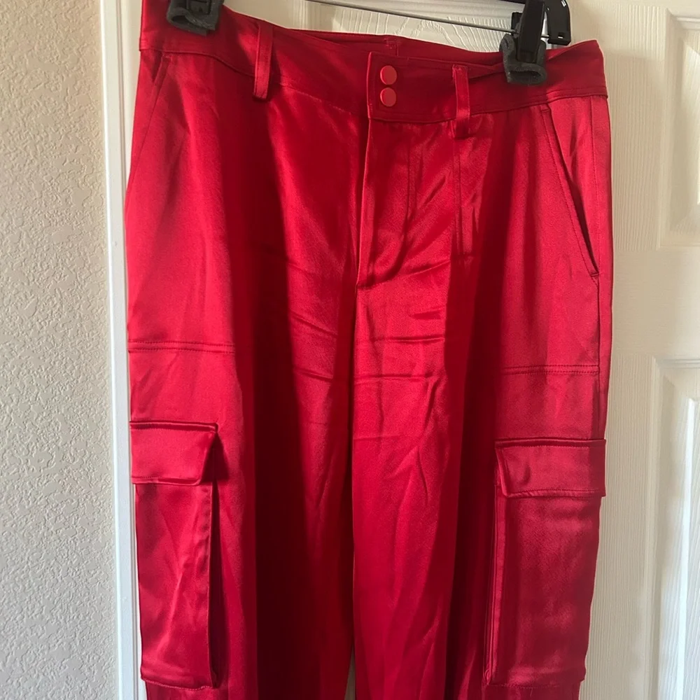 Alice + Olivia Red Cropped Cargo Trousers